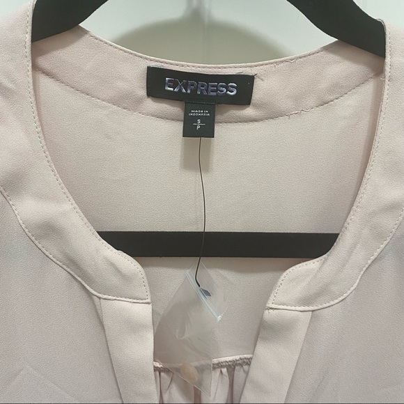 🚫SOLD🚫 EXPRESS PLEATED BLOUSE BLUSH COLOR BALLOON SLEEVES WOMENS SMALL - Picture 4 of 5